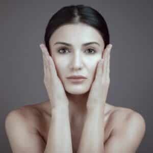 Photo "What Are the Effects of Weight Fluctuations on Plastic Surgery Results?"