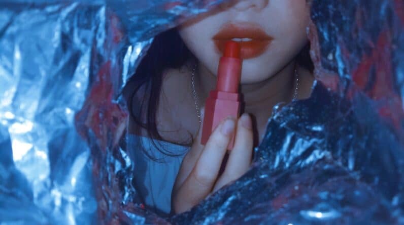 Photo "What Happens in Plastic Surgery?"