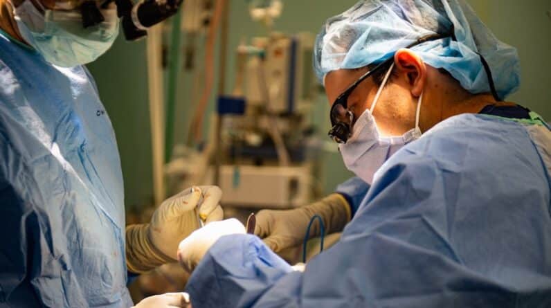Photo Liposuction Surgeon