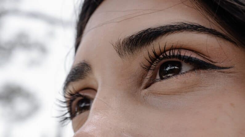 Photo Eyelid Lift Surgery